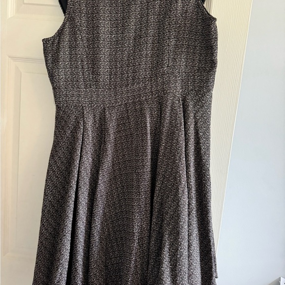 Gorgeous short dress - Picture 3 of 4